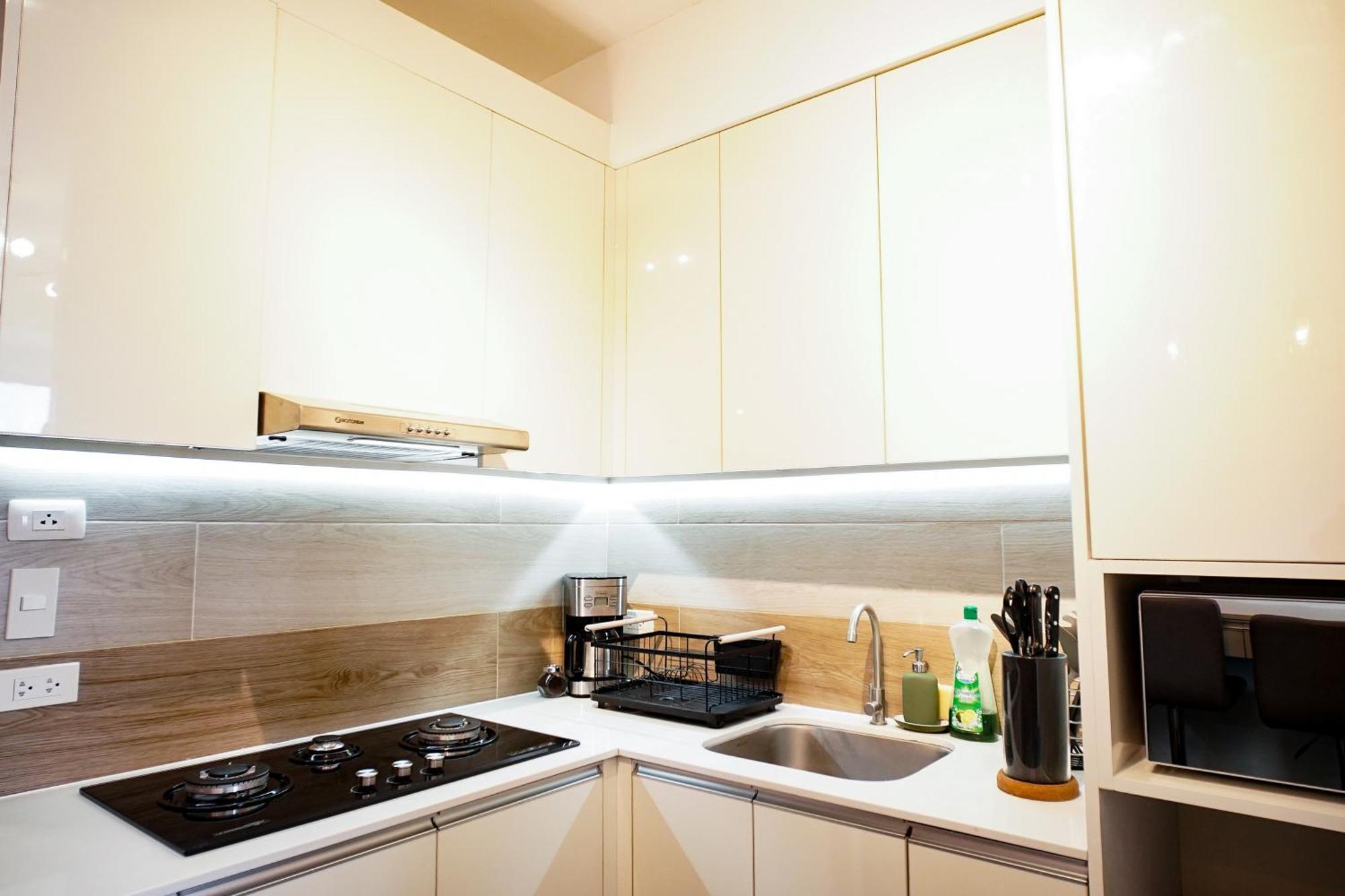 קגיאן דה אורו Modern Designed Studio Condo Near Ayala Centrio מראה חיצוני תמונה