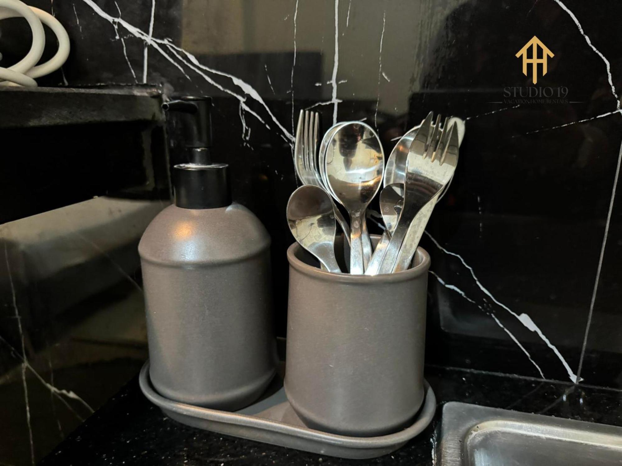 קגיאן דה אורו Modern Designed Studio Condo Near Ayala Centrio מראה חיצוני תמונה